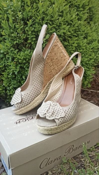 Sandały na koturnie nowe 40 sandałki Clara Barson na lato beżowe