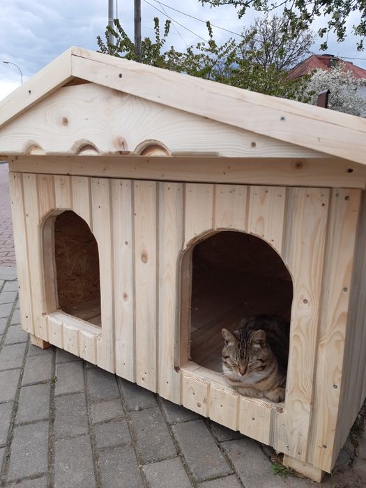 Buda dla psa ocieplana podnoszony dach