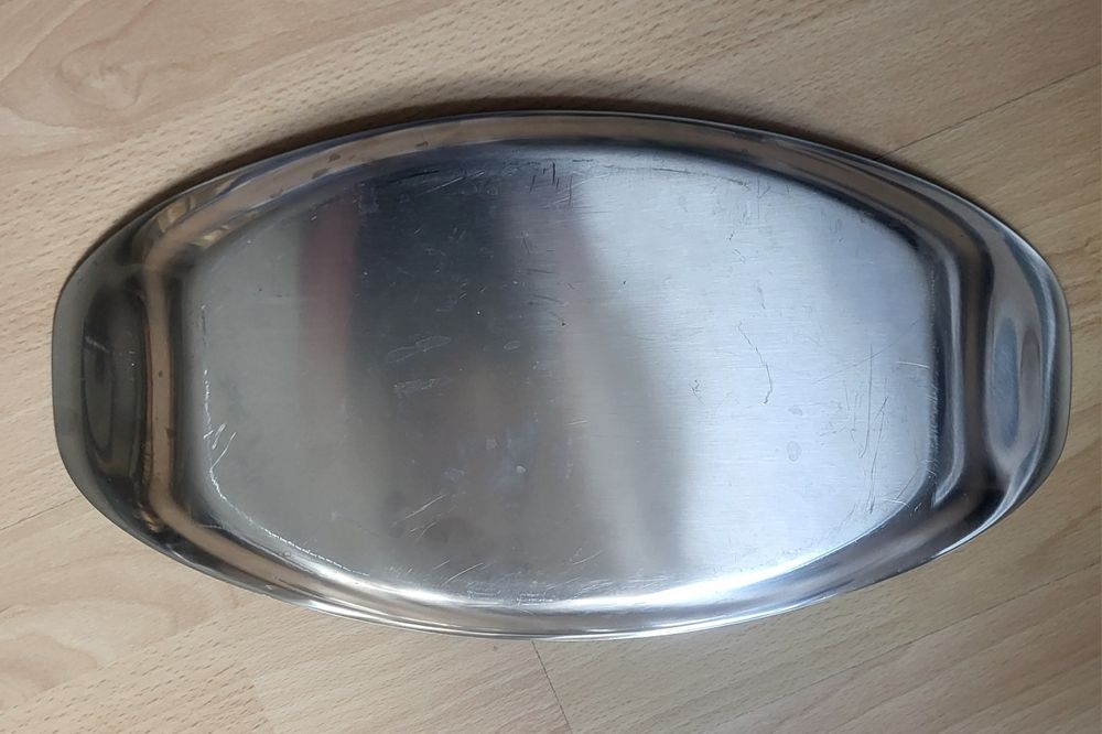 Patera stal nierdzewna.