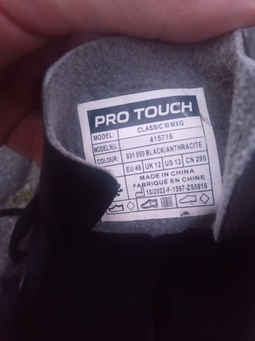 Buty sportowe korki pro touch rozmiar 46 wkladka 31 cm