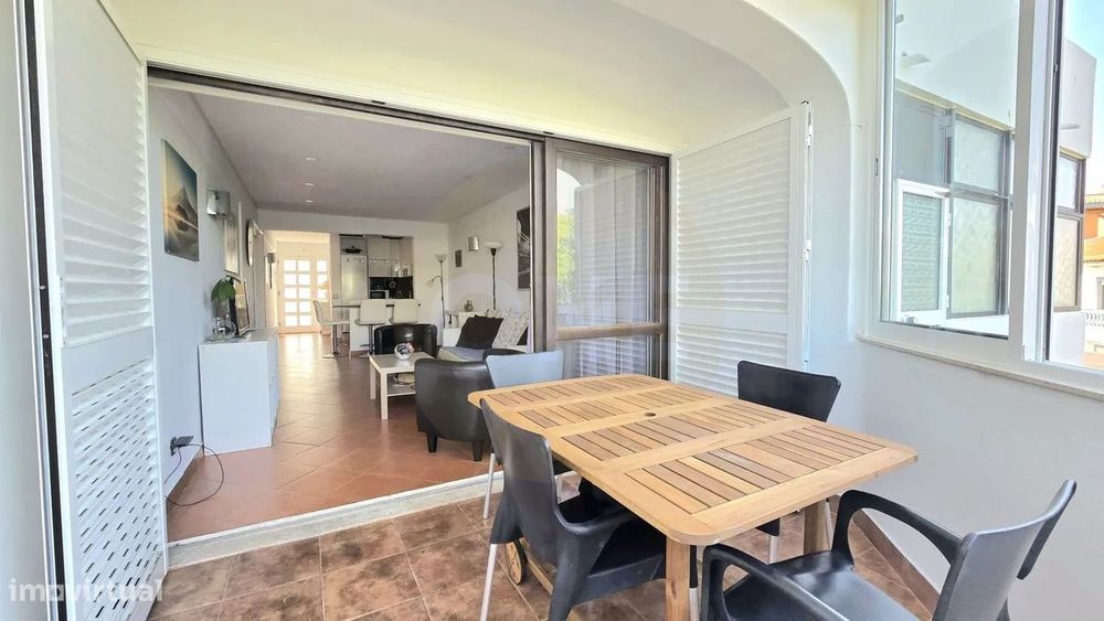 Apartamento T2 No Centro De Olhos De Água