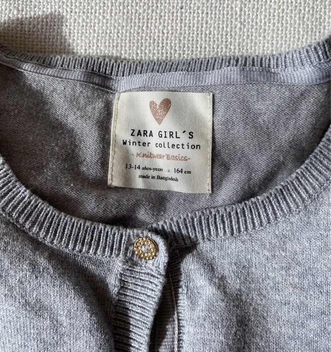 Dziewczęcy sweterek marki Zara