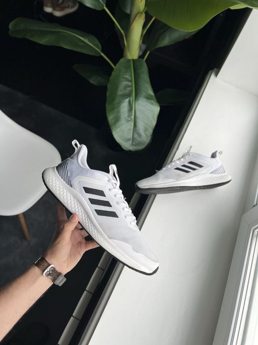 Оригінал! Взуття Adidas (47 розмір, 30,5 см по устілці)