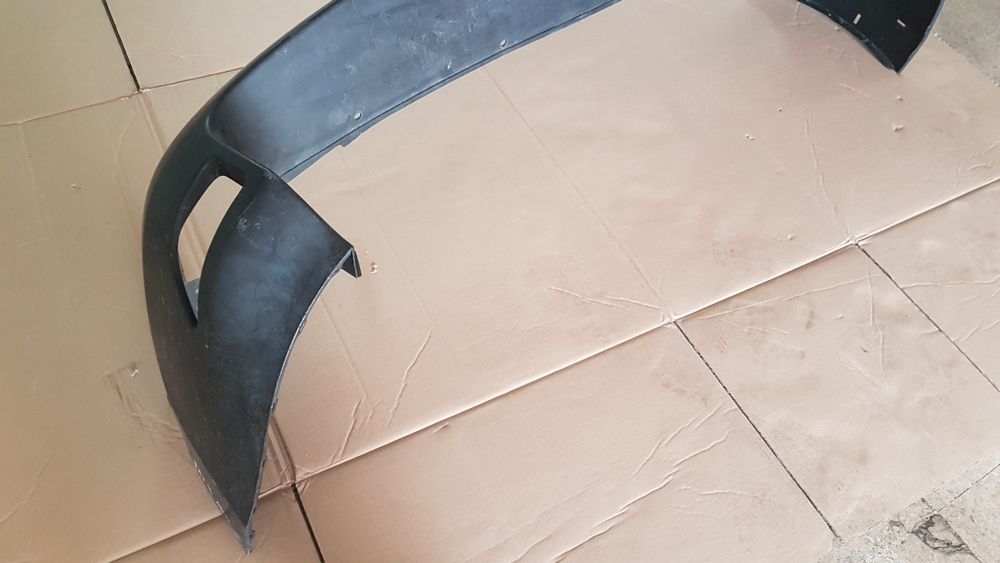 Para choques trás toyota rav4 lll dcat sem roda suplente na mala .