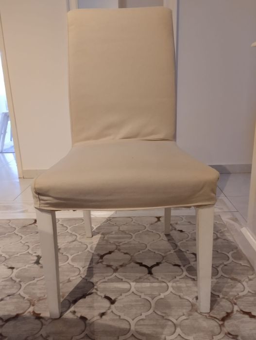 Vendo 4 Cadeiras Estofadas – 10€ Cada!