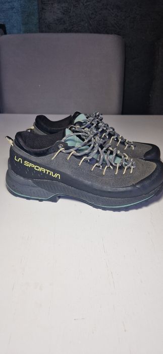 La Sportiva 39.     .