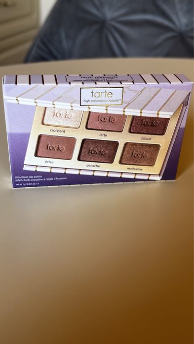 Палетка тіней tarte pâtisserie amazonian clay palette