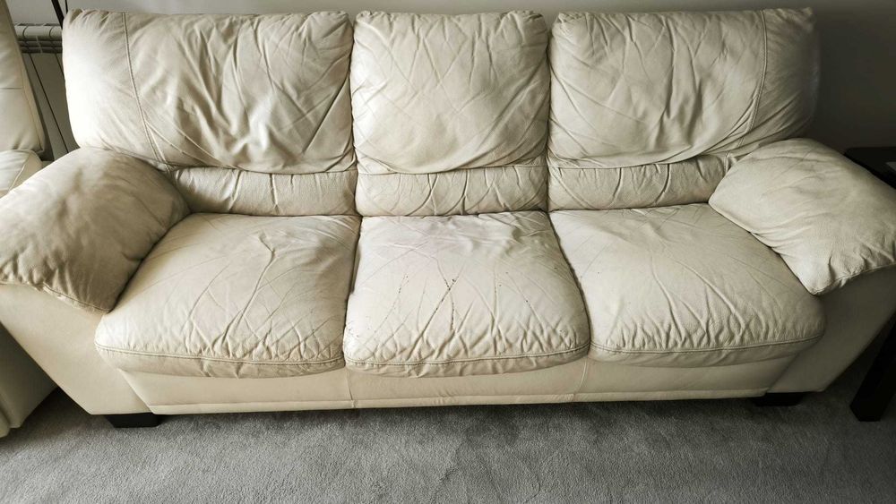 Sofás de Sala (Sofás 3+2 lugares + Pousa Pés + Cadeirão individual)