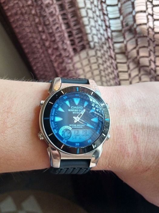 Часы Casio оригинал . Часы наручные .полностью рабочие