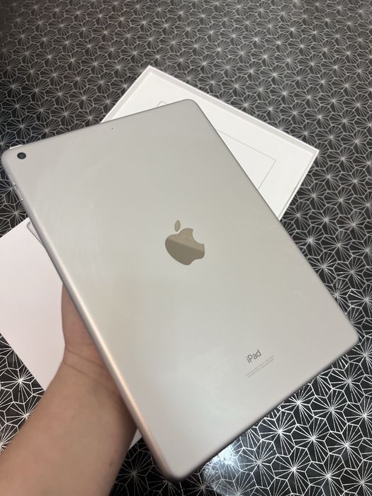 iPad 9-го покіління, 64 Гб.