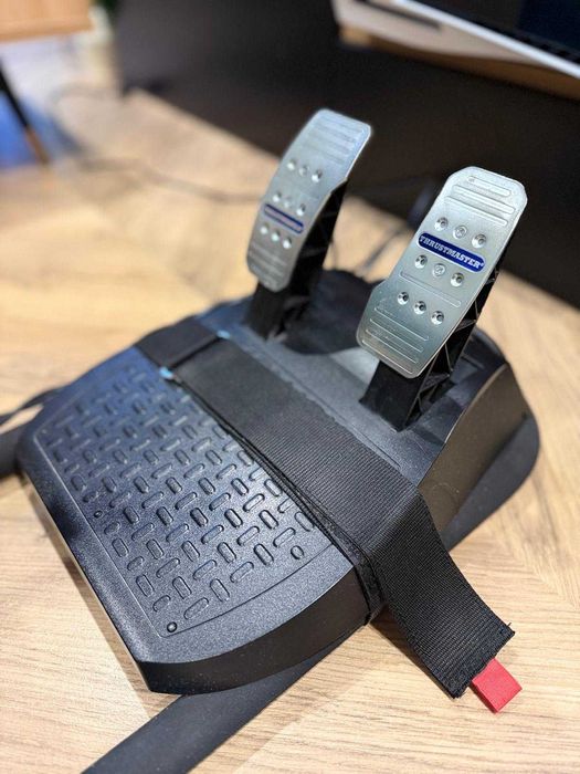 Zestaw Thrustmaster T300 – PS4, PS5 i PC