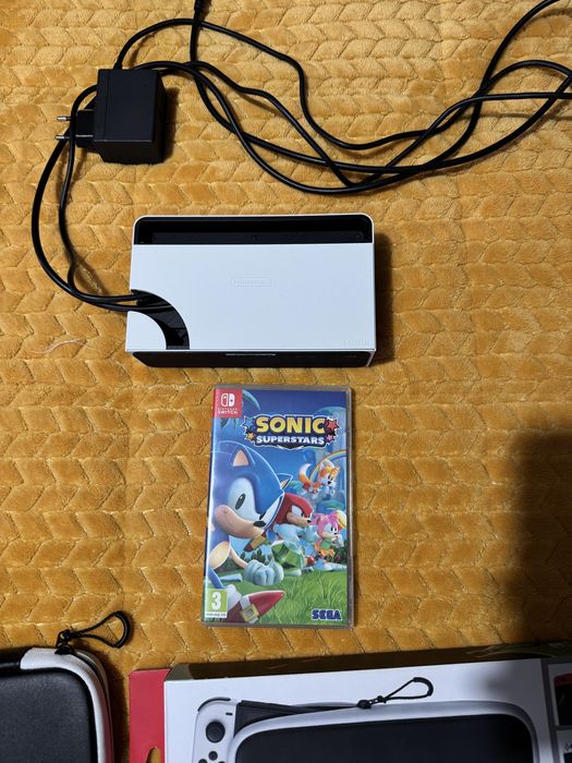 Nitendo switch oled +extras