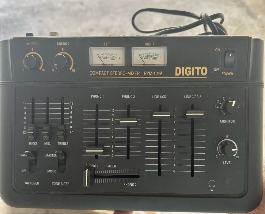 Mesa de Mistura Digito RYM-104A