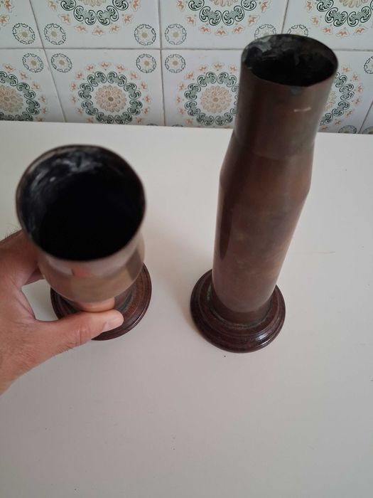 Guerra Colonial : 2 cápsulas de munição de artilharia pesada / jarras decorativas