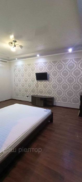 Продам 1к кв пр-т Свободи з А\О 2поверх!