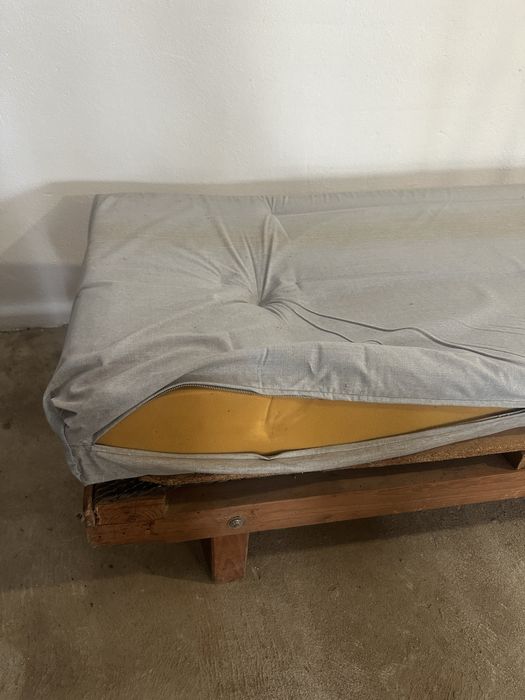 Sommier com colchão