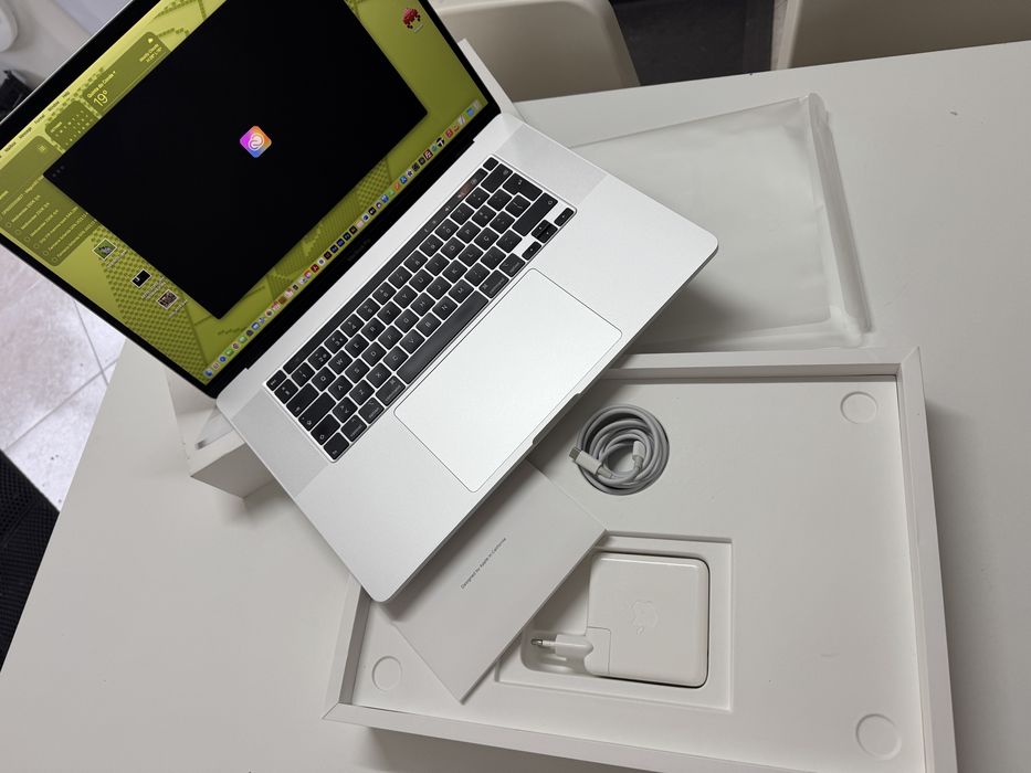 Macbook Pro 16”imaculado 2.3Ghz/16GB/AMD Radeon Pro5500M/4Gb GDDR6/1TB