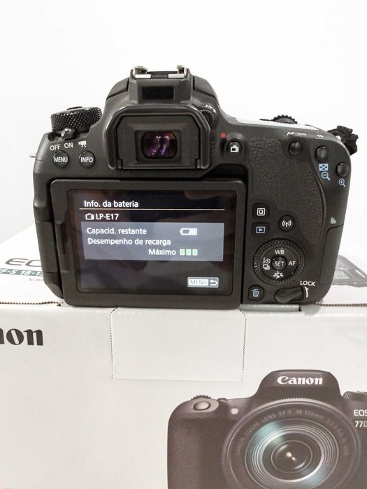 Canon EOS 77D + Extras