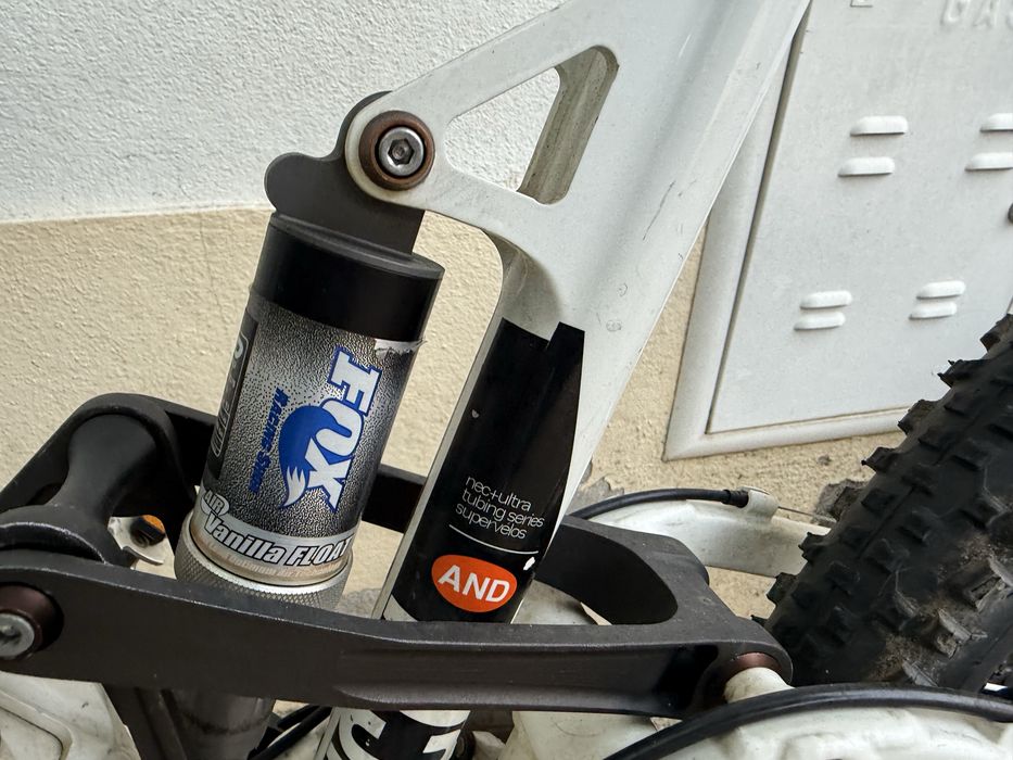 Commençal combi S bicicleta btt enduro