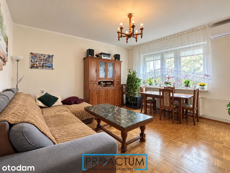 Centrum Torunia! 4 pokoje! 1 piętro! Balkon!