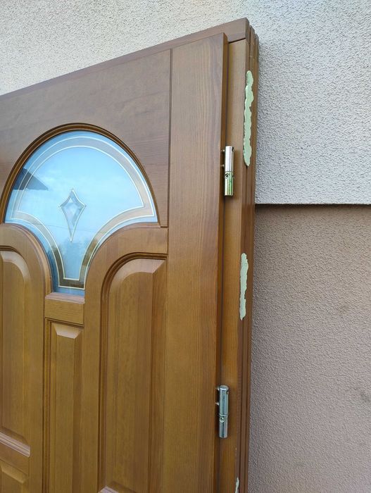 Nowe Drzwi Drewniane Zewnetrzne Z Oscieznica