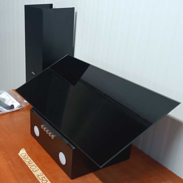 Okap kominowy Amica OKC6227B Czarny szer. 60 cm LED 63dB Klasa C 09.04/03o