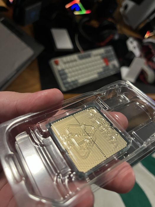 AMD Ryzen 7 7800X 3D Tray