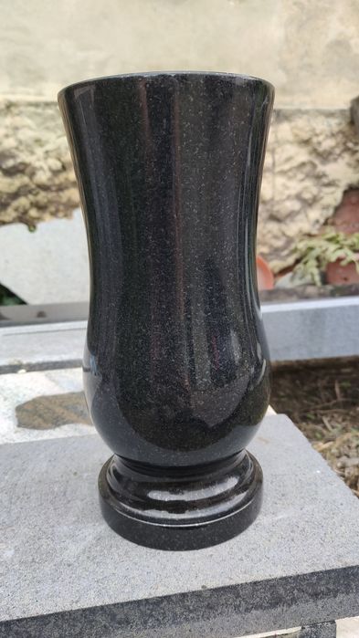 Wazon granitowy czarny Szwed