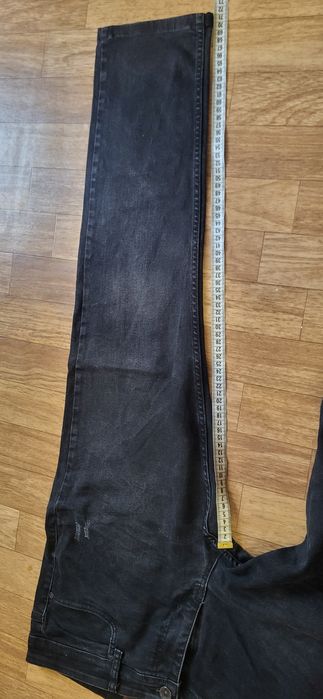 Продам джинсы мужские черные