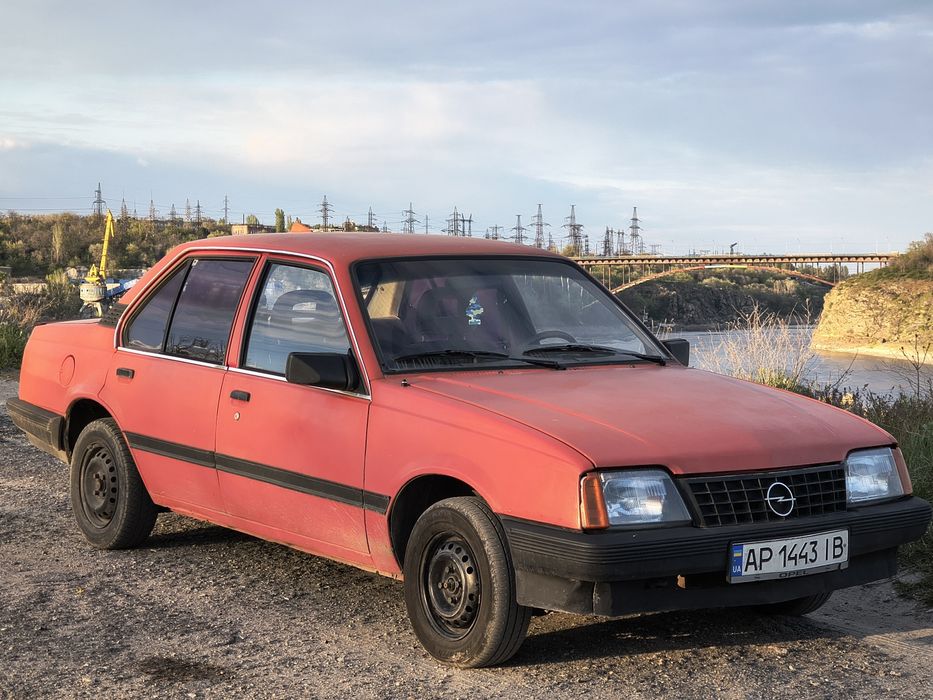 Opel Ascona 1,6 на газу з переоформленням