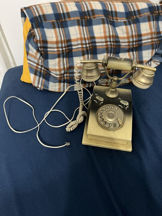 Telefone fixo antigo