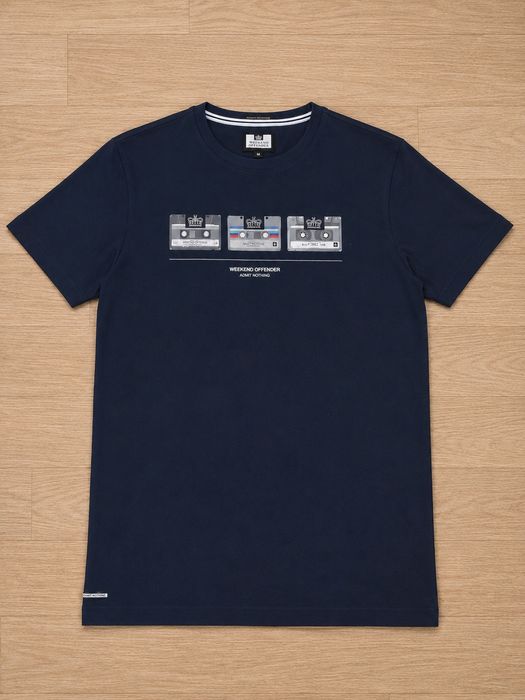 Продам футболку weekend offender