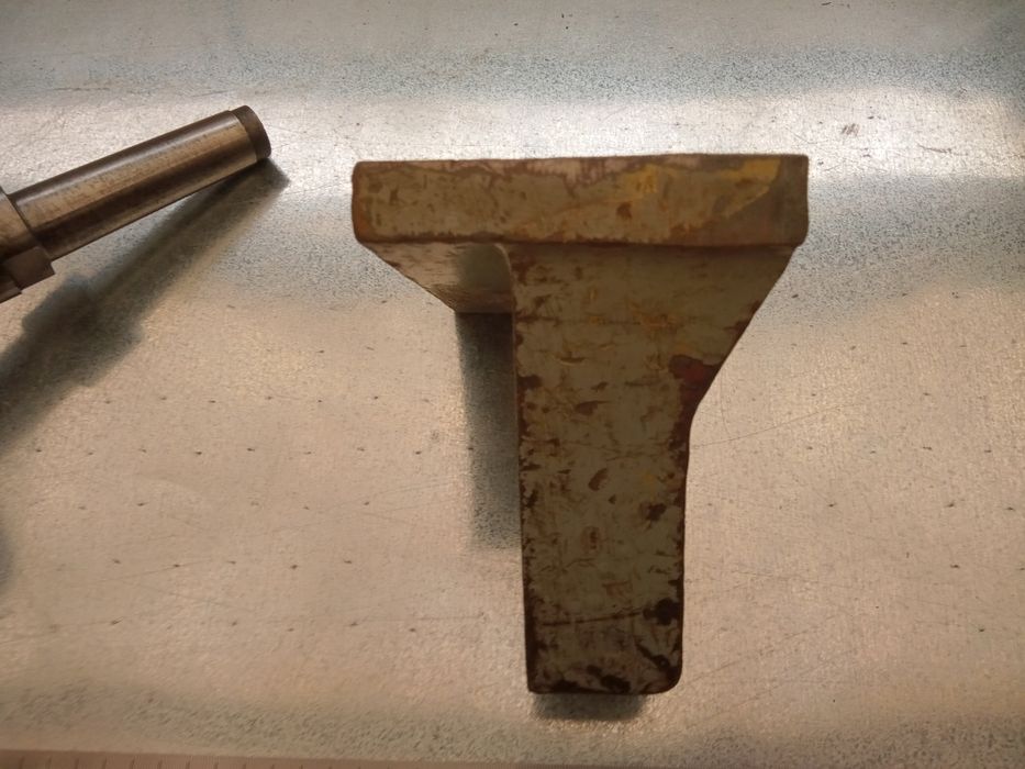 Серьга фрезерного станка