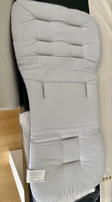 Acolchoamento para carrinho de bebé