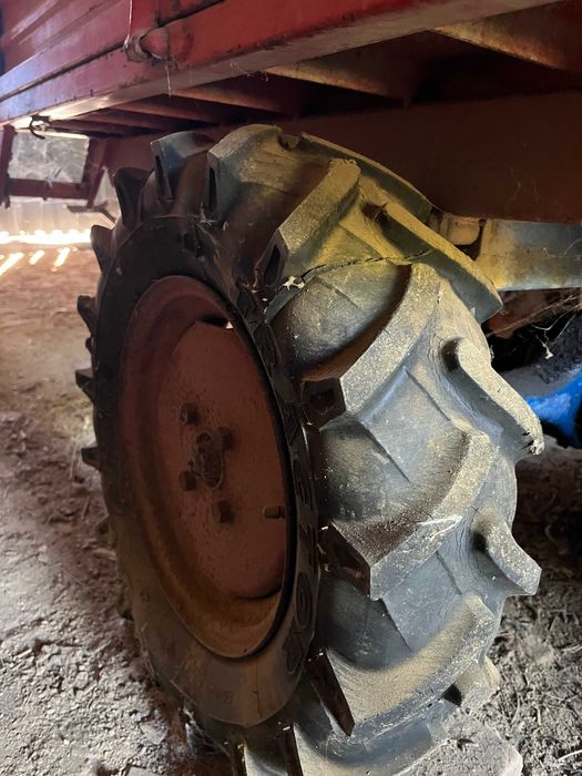 Moto cultivador Lombardini 6LD360, com alfaia e atrelado