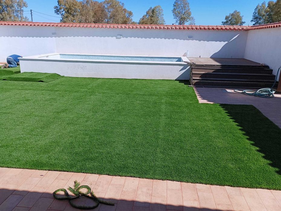 Montagem de piscinas  GRE, TOI (chapa, madeira) relva sintética e Deck