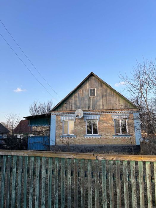 Продаж житлового будинку