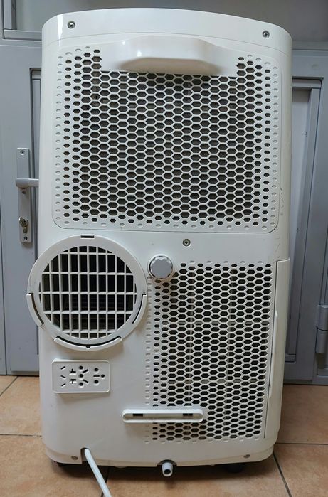 Мобільний кондиціонер Electrolux EACM-9 CG/N3