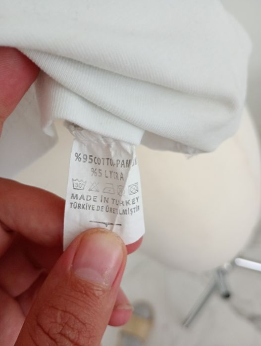 Biały T-shirt srebrny napis Kenzo