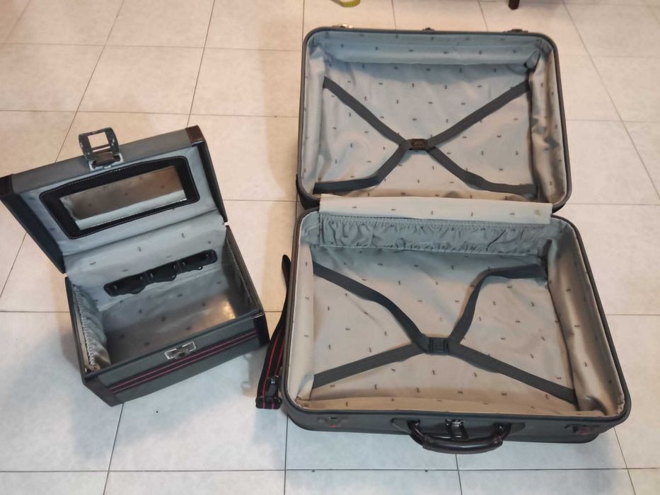2 conjuntos de malas de viagem em muito bom estado