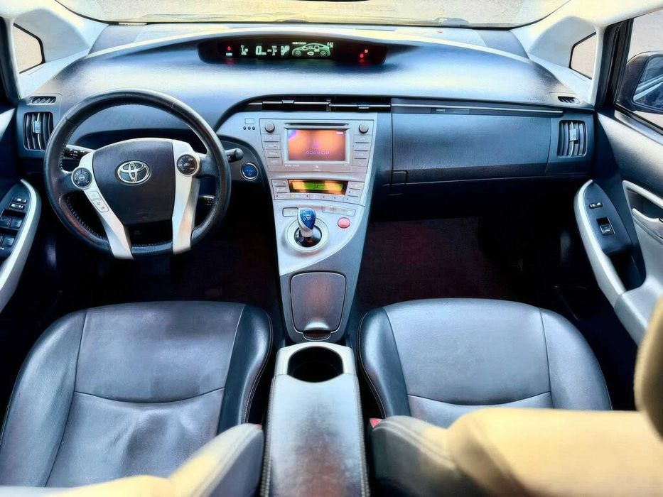 Toyota Prius      2015