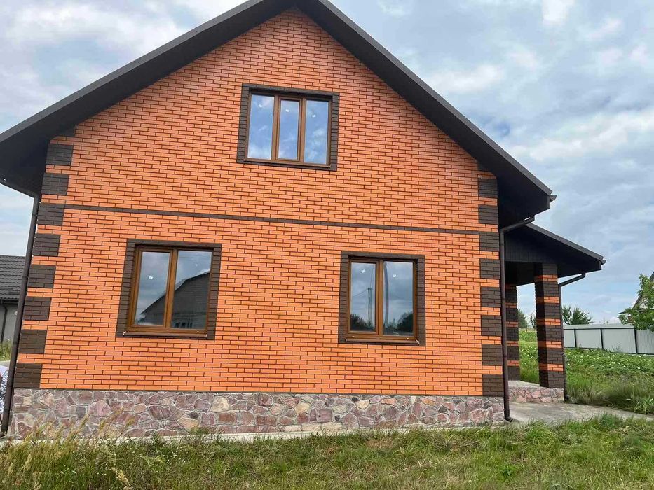 Продаж будинку в селі