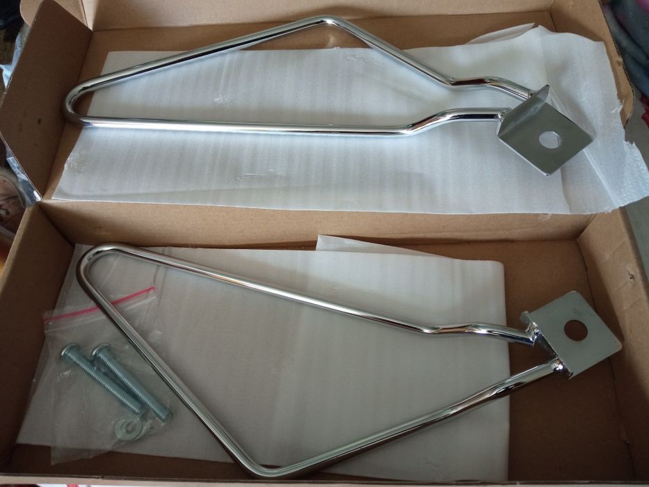 Боковая підтримка сумок на мотоцикл.