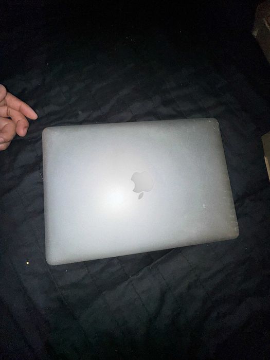 MacBook Air "Core i5" 1.6 13" (Early 2015)