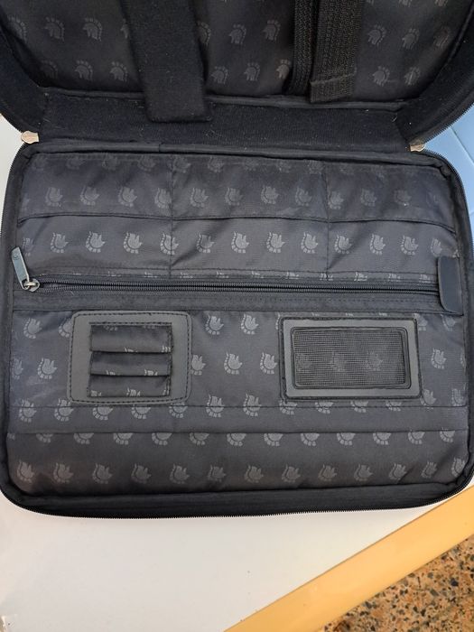 Pasta com diversas divisões para documentos ou pc