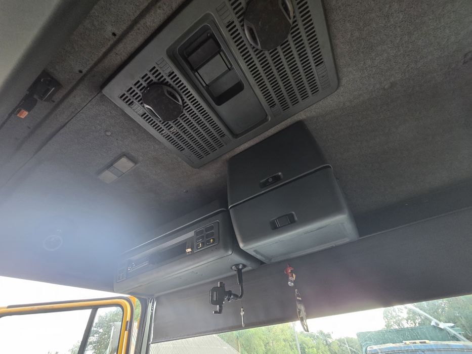 продам сідельний тягач DAF