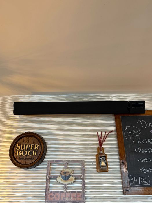 Aquecedor de Parede - Cosmic Beam 2400W  Infravermelho de Parede Preto