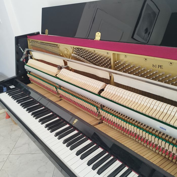 Piano vertical Yamaha b1