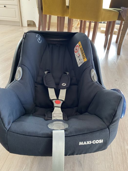Fotelik maxi cosi cabriofix razem z bazą