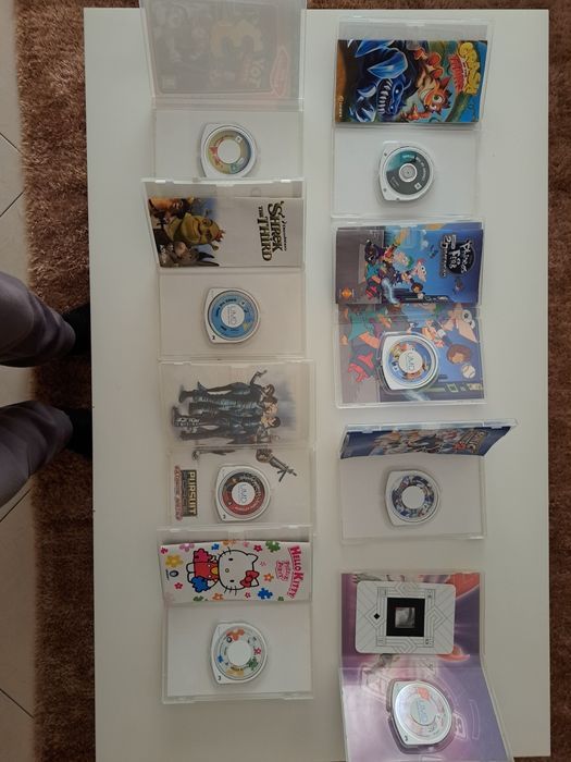 Varios jogos psp cada 3 Eur